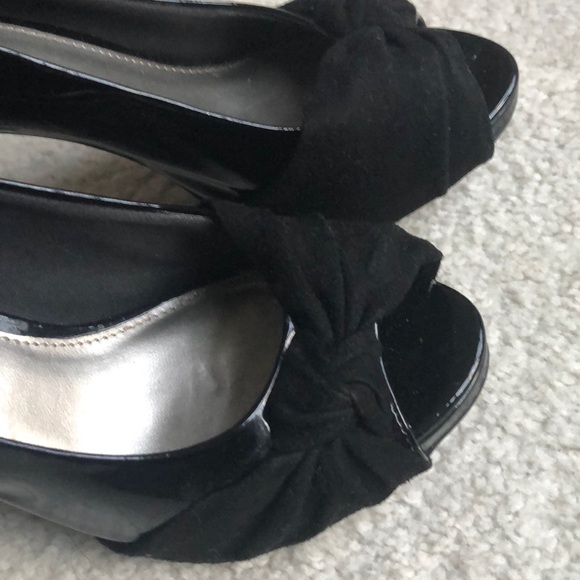 Fiona 4 1/2” Heels. Blk Pat. Leather/Faux Suede - Picture 2 of 7